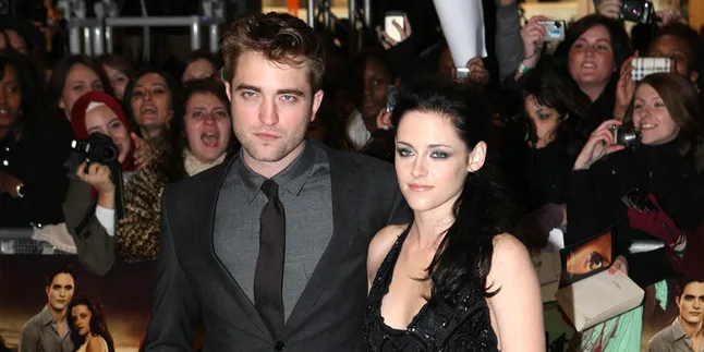 Sedih, Kristen Stewart Tulis Puisi Untuk Robert Pattinson?