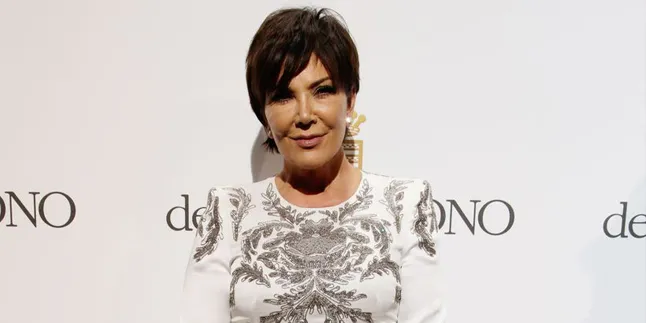 Sehari Pasca Mobil 3,2 M Rusak, Kris Jenner Langsung Beli Lagi Sehari Pasca Mobil 3,2 M Rusak, Kris Jenner Langsung Beli Lagi