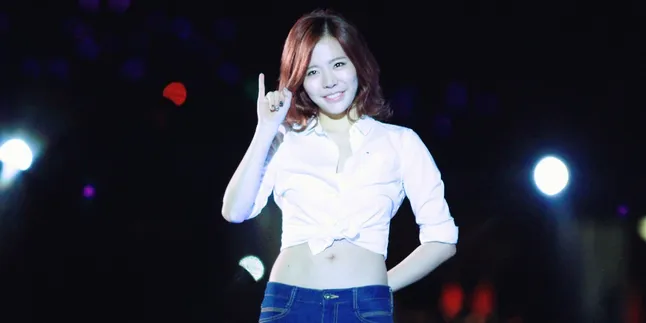 Sejak Belia Kaya & Tenar, Sunny SNSD Sudah Bisa Beli Mobil Mewah Sejak Belia Kaya & Tenar, Sunny SNSD Sudah Bisa Beli Mobil Mewah