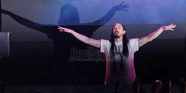 Sekarang Atau Tidak Selamanya, Steve Aoki Harus Segera Dioperasi