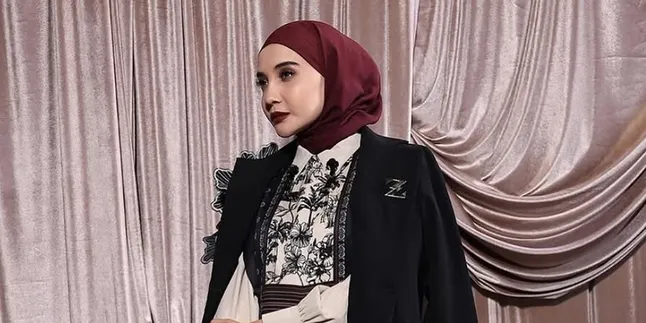 Sekilas tentang Zaskia Sungkar, Dulu Model Kini Jadi Desainer - Namanya Semakin Besar