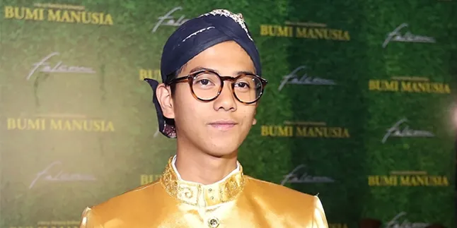 Sekolah di Luar Negeri Bikin Iqbaal Relate Dengan Tokoh Minke 'BUMI MANUSIA' Sekolah di Luar Negeri Bikin Iqbaal Relate Dengan Tokoh Minke 'BUMI MANUSIA'