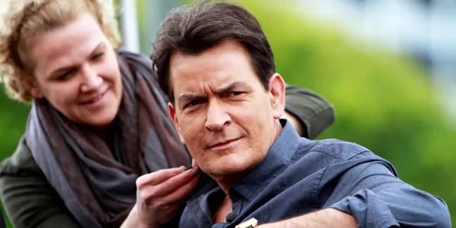 Seks Liar Charlie Sheen: Mulai Dari Bintang Porno, PSK & Pria!