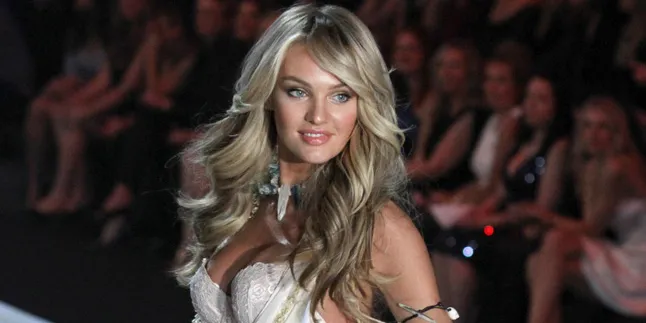 Seksinya Candice Swanepoel Dengan Bra Rp 115 Miliar