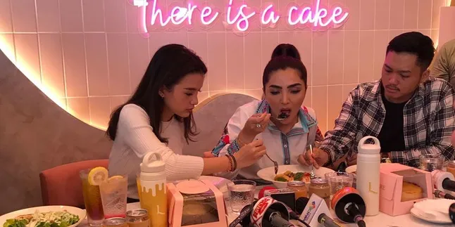 Selain Chef Renata, Ashanty Libatkan Azriel dan Sarah Mengelola Bisnis Lu'Miere Bistro Selain Chef Renata, Ashanty Libatkan Azriel dan Sarah Mengelola Bisnis Lu'Miere Bistro