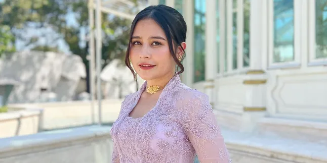 Selain Parfum, Prilly Latuconsina Juga Suka Koleksi Tumblr Selain Parfum, Prilly Latuconsina Juga Suka Koleksi Tumblr