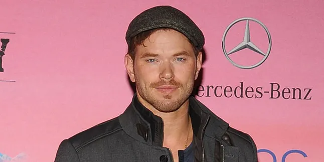 Selamat! Aktor Tampan Twilight Ini Resmi Menikah