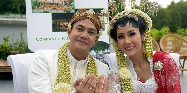 Selamat! Arie Dwi Andhika dan Ardina Rasti Umumkan Kehamilan Anak Pertama Selamat! Arie Dwi Andhika dan Ardina Rasti Umumkan Kehamilan Anak Pertama
