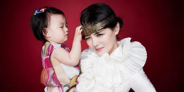 Selamat! Barbie Hsu Umumkan Kehamilan Anak Kedua Selamat! Barbie Hsu Umumkan Kehamilan Anak Kedua