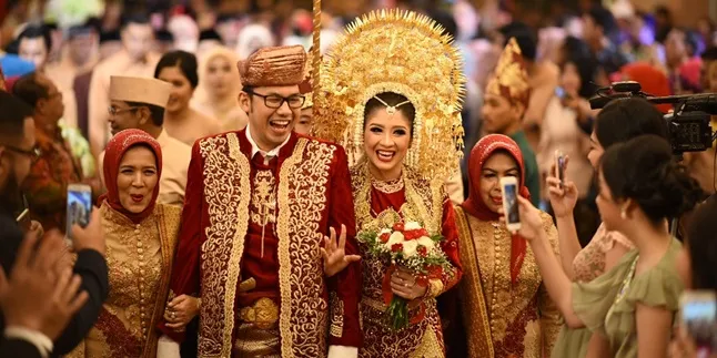 Selamat Berbahagia, Ketua KPI Yuliandre Darwis Nikahi Mantan Uni Sumatera Barat Selamat Berbahagia, Ketua KPI Yuliandre Darwis Nikahi Mantan Uni Sumatera Barat