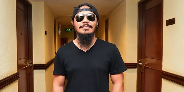 Selamat Dari Tsunami Anyer, Krisyanto Jamrud: Ngungsi ke Dataran Tinggi! Selamat Dari Tsunami Anyer, Krisyanto Jamrud: Ngungsi ke Dataran Tinggi!