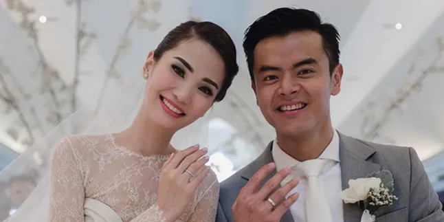 Selamat! Dion Wiyoko Resmi Menikah Dengan Fiona Anthony di Bali