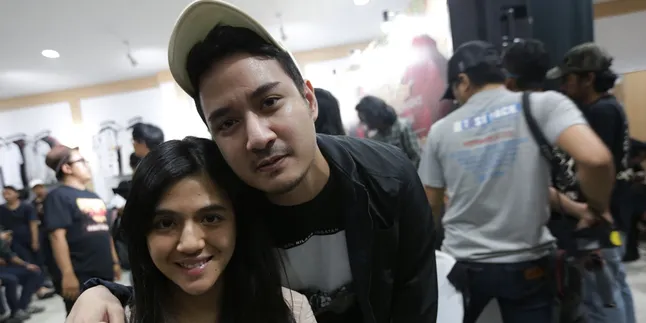 Selamat! DJ Una Lahirkan Anak Pertama Berjenis Kelamin Laki-Laki Selamat! DJ Una Lahirkan Anak Pertama Berjenis Kelamin Laki-Laki