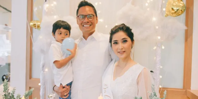 Selamat! Eva Anindita Lahirkan Anak Kedua Berjenis Kelamin Perempuan Selamat! Eva Anindita Lahirkan Anak Kedua Berjenis Kelamin Perempuan