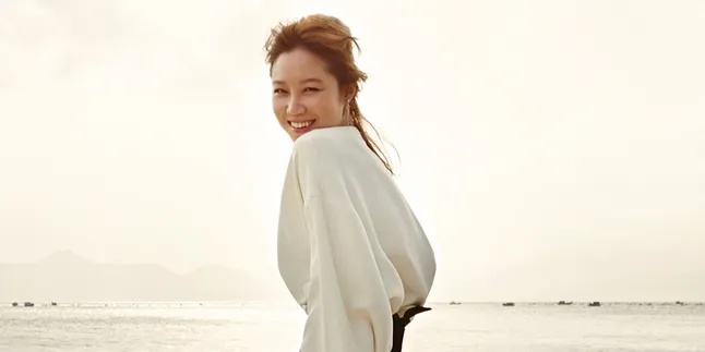 Selamat! Gong Hyo Jin Raih Penghargaan Seleb Fashionista di China Selamat! Gong Hyo Jin Raih Penghargaan Seleb Fashionista di China