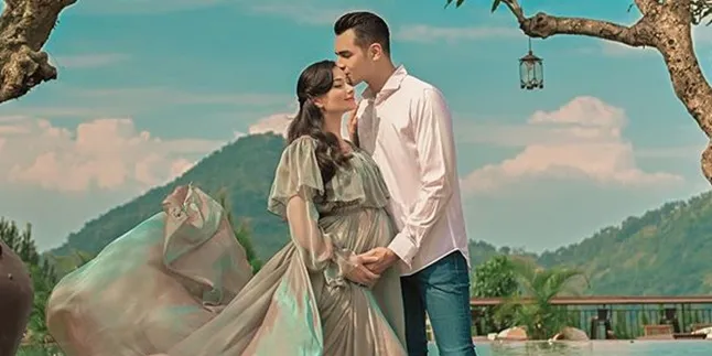 Selamat! Jonas Rivanno dan Asmirandah Dikaruniai Anak Perempuan Selamat! Jonas Rivanno dan Asmirandah Dikaruniai Anak Perempuan
