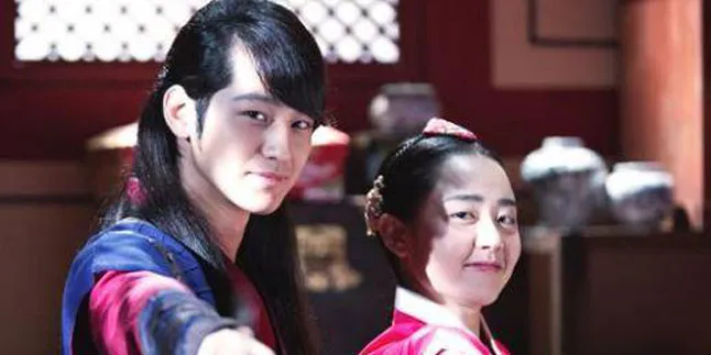 Selamat, Moon Geun Young - Kim Bum Resmi Pacaran! Selamat, Moon Geun Young - Kim Bum Resmi Pacaran!