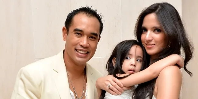 Selamat! Nia Ramadhani Lahirkan Anak Kedua Bernama Mainaka Bakrie