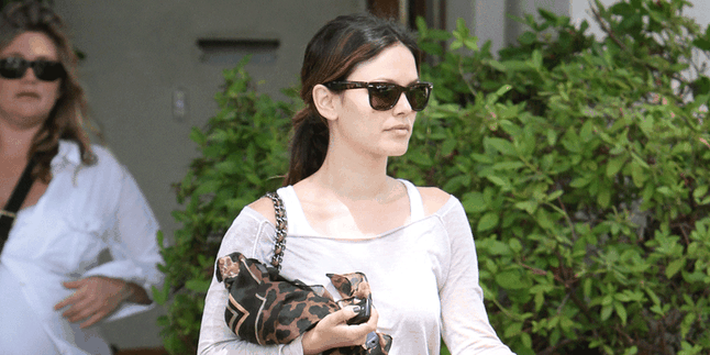 Selamat! Rachel Bilson Hamil Anak Pertama
