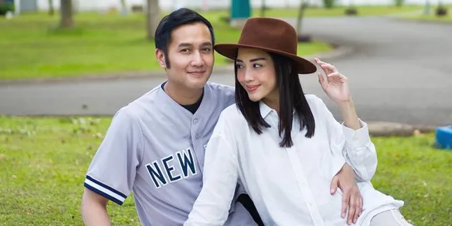 Selamat! Ririn Dwi Ariyanti Melahirkan Anak Ketiga Berjenis Kelamin Laki-Laki Selamat! Ririn Dwi Ariyanti Melahirkan Anak Ketiga Berjenis Kelamin Laki-Laki