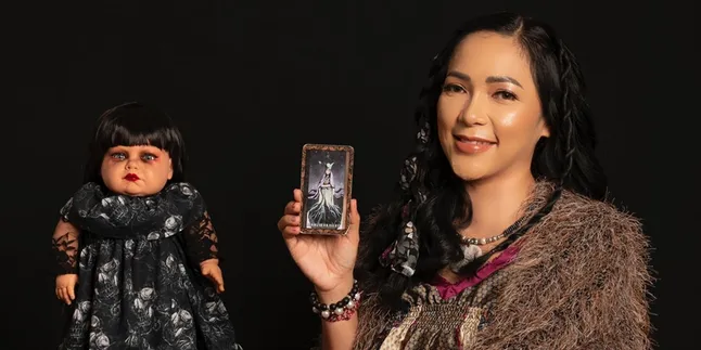 Selebgram Furi Harun Tepis Anggapan Miring Boneka Arwah untuk Pesugihan