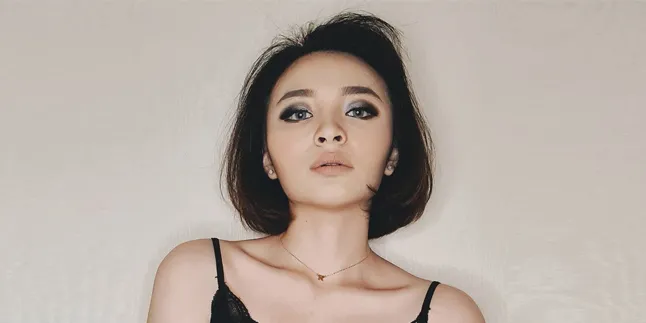 Selebgram Revina VT Blak-Blakan Ngaku Kalah Main Poker dan Kehilangan Rp 200 Juta Rupiah