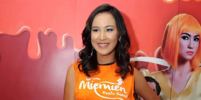 Selena Alessandra Gelar Resepsi Pada Bulan April Selena Alessandra Gelar Resepsi Pada Bulan April