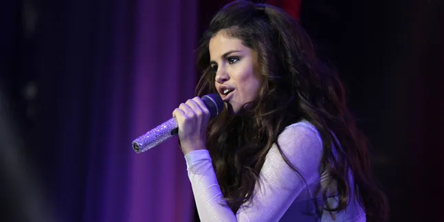 Selena Gomez Gandeng Manager Katy Perry!