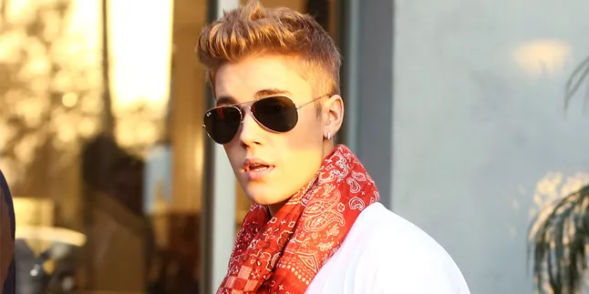 Selena Gomez Lagi-Lagi Kembali ke Pelukan Justin Bieber Selena Gomez Lagi-Lagi Kembali ke Pelukan Justin Bieber