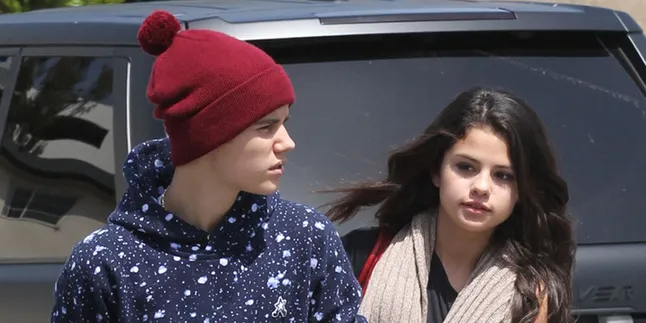 Selena Gomez Pernah Mengandung Anak Justin Bieber? Selena Gomez Pernah Mengandung Anak Justin Bieber?