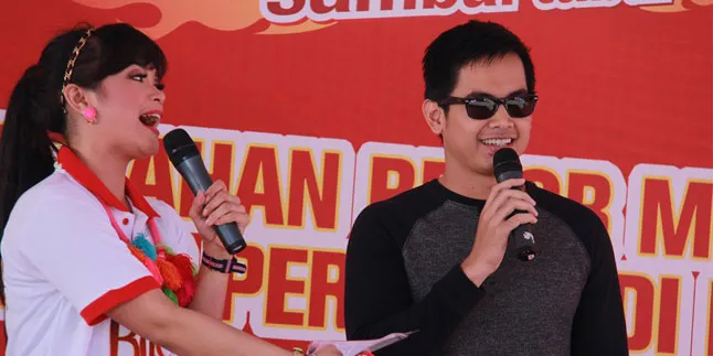 Selera Pedas Tommy Kurniawan dan Tania Berbeda