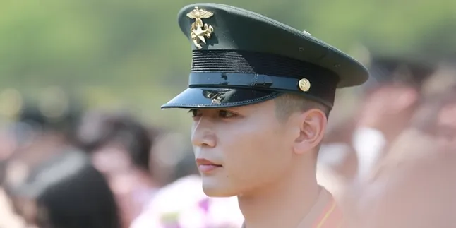 Selesaikan Pelatihan Dasar Wamil, Minho SHINee Berhasil Dapat Penghargaan Selesaikan Pelatihan Dasar Wamil, Minho SHINee Berhasil Dapat Penghargaan