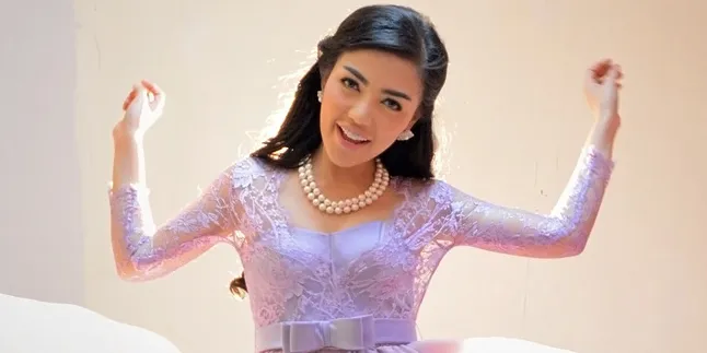 Selfie Bareng 2 Hot Mom Ini, Bella Shofie Ingin Cepat Punya Anak