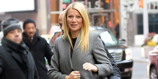 Selfie Berkeringat, Gwyneth Paltrow Unggah Foto Topless Selfie Berkeringat, Gwyneth Paltrow Unggah Foto Topless