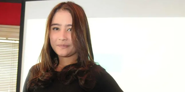 Selfie Cantik Prilly Latuconsina, Bikin Pria Seakan Hidup Kembali