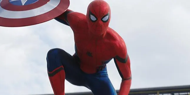 Selfie di Ketinggian, Tom Holland Pemeran Spider-Man Bikin Ngeri Selfie di Ketinggian, Tom Holland Pemeran Spider-Man Bikin Ngeri