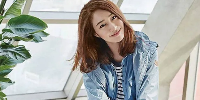 Selfie Lee Min Jung, Usia 36 Tahun Dengan Wajah Cantik & Muda Banget Selfie Lee Min Jung, Usia 36 Tahun Dengan Wajah Cantik & Muda Banget