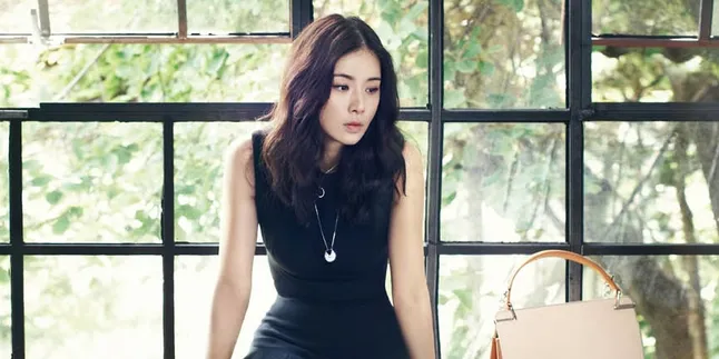 Selfie Perdana Lee Bo Young Usai Melahirkan, Cantik Bening! Selfie Perdana Lee Bo Young Usai Melahirkan, Cantik Bening!