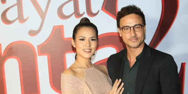 Selfie Perdana Raisa Usai Melahirkan, Cantik Segar dan Bahagia Bareng Hamish Daud