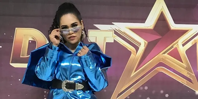 Seluruh Juri Beri Nilai 100, Weni Pecahkan Rekor D'Star