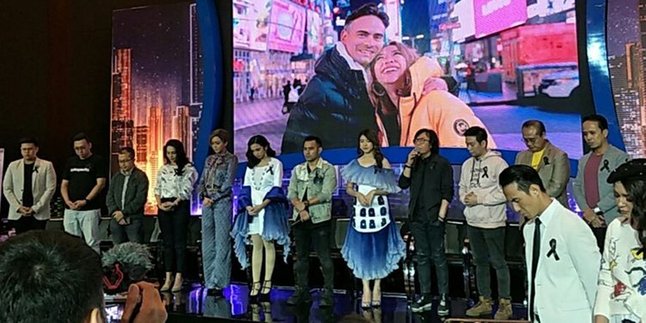 The Entire Indonesian Idol Family Wears Black Ribbons as a Form of Condolence for BCL's Husband's Death
