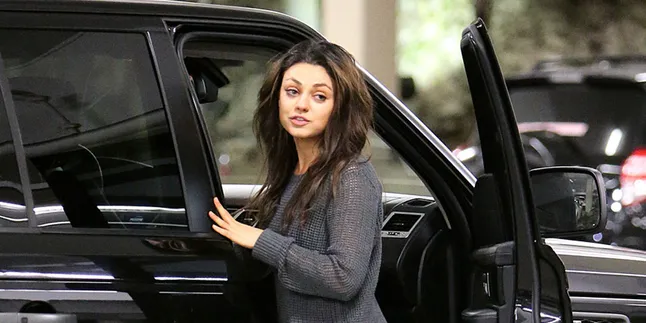 Semakin Besar, Mila Kunis Justru Bangga Dengan 'Dadanya'