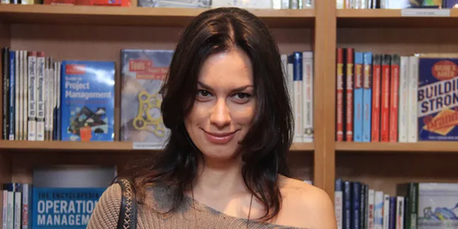 Semakin Dewasa, Sophia Mueller Tak Mau Kekang Anak Semakin Dewasa, Sophia Mueller Tak Mau Kekang Anak
