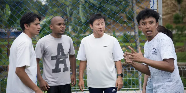 Semangatnya Jadi Inspirasi, Shin Tae-yong Dipastikan Turut Muncul dalam Film 'GHOST SOCCER: BOLA MATI'