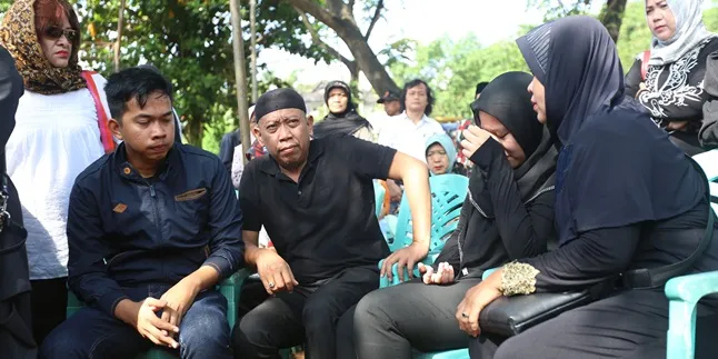 Semasa Hidup Istri Tukul Arwana Ingin Punya Anak Anggota Polisi Semasa Hidup Istri Tukul Arwana Ingin Punya Anak Anggota Polisi