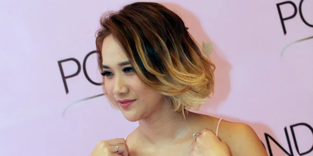 Sembunyi Ketakutan, Ada Apa Dengan Putra Bunga Citra Lestari?