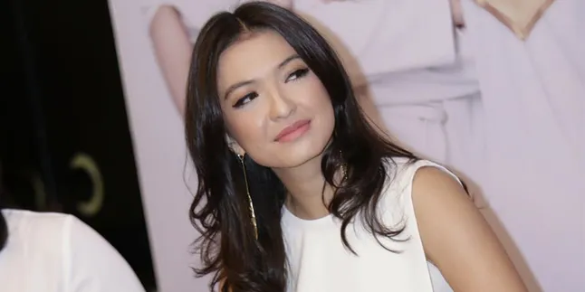 Sembunyikan Sosok Pacar, Raline Shah Tak Takut Ada Wanita Idaman Lain Sembunyikan Sosok Pacar, Raline Shah Tak Takut Ada Wanita Idaman Lain