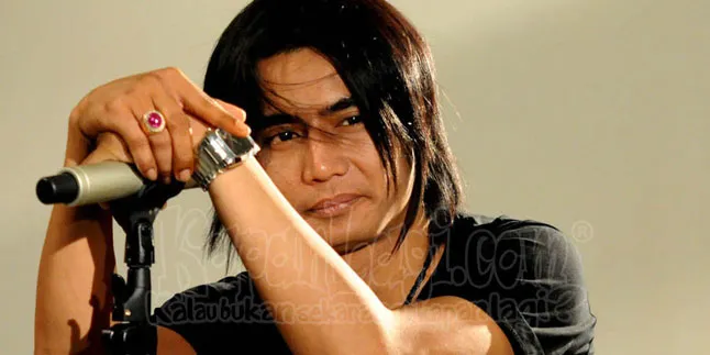 Seminggu Tur, Charly Setia Band Rindu Keluarga