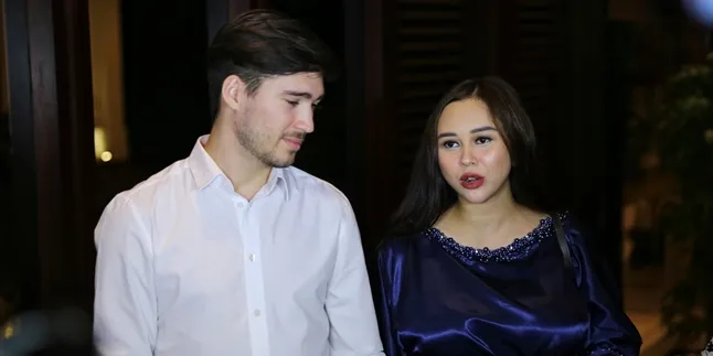 Sempat Dikabarkan Gugat Cerai Suami, Kini Aura Kasih Hapus Foto dan Unfollow Eryck Amaral di Instagram