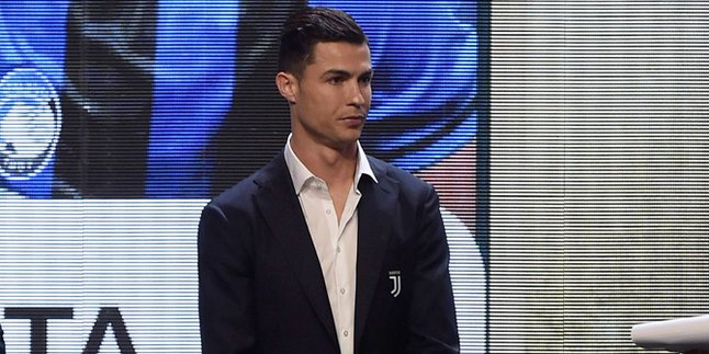 Quarantined After Teammate Tests Positive for Corona, Cristiano Ronaldo Writes Touching Message